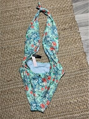 Victoria’s Secret Swim One-Piece Swimsuit